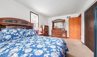 630 Oceola Dr, Algonquin, IL 60102