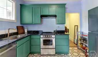 536 E Gordon Ln, Savannah, GA 31401