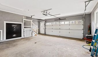 816 Riverside Dr, Augusta, ME 04330