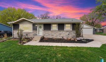 113 S 5th Ave, Brandon, SD 57005