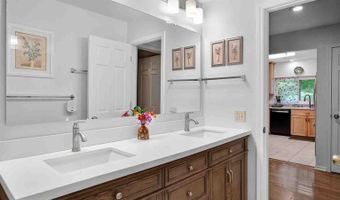 19 Sugar Maple Trl, Madison, WI 53717