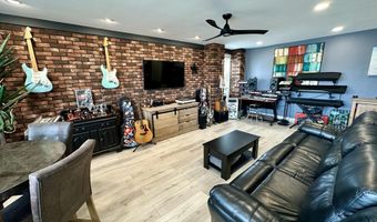 510 Deal Lake Dr 2H, Asbury Park, NJ 07712