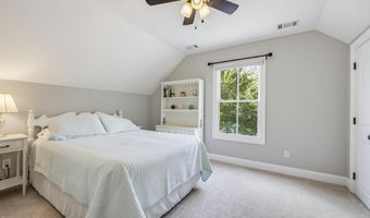 318 Cockle Ln, Beaufort, SC 29906