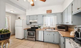 4 Park Heights Ave, Andover, NJ 07801
