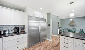 1280 Surfside Cir, Aurora, OH 44202