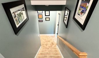 8047 Lavelle Rd, Athens, OH 45701