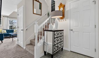 906 Canterbury Ln 906, Colchester, CT 06415