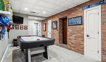 7 Newton Pl, Allendale, NJ 07401