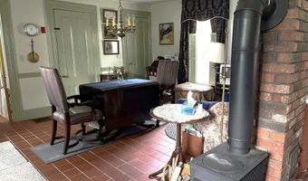 17 James St, Bangor, ME 04401