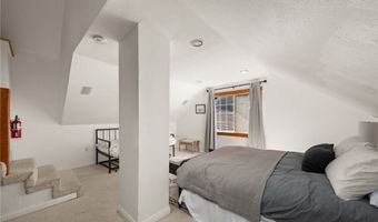 28657 Shenandoah Dr, Lake Arrowhead, CA 92352