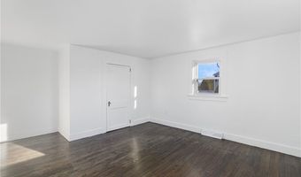 1609 W Main Rd, Middletown, RI 02842
