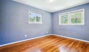 9826 INGLEMERE Dr, Bethesda, MD 20817