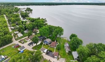 39225 N Shore Ave, Antioch, IL 60002