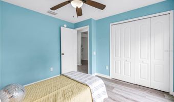 303 LAKEWAY Ln, Apollo Beach, FL 33572