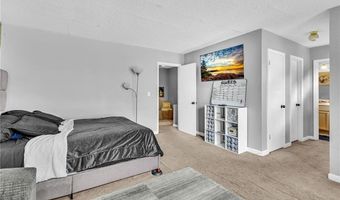 824 Brandy Oaks Ln, Stone Mountain, GA 30088