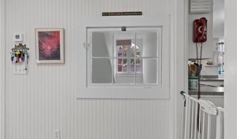 718 Bellevue Ave 5, Newport, RI 02840