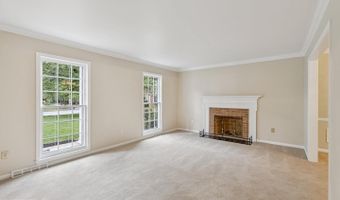 4893 35TH Rd N, Arlington, VA 22207