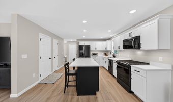 47 Chestnut Dr, Allenstown, NH 03275