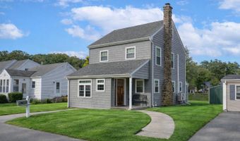42 Waverly Rd, Branford, CT 06405