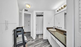 3401 N Country Club Dr 308, Aventura, FL 33180