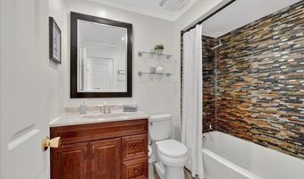 701 Kehrs Mill Rd, Ballwin, MO 63011