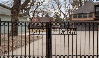 907 1st Dr NW, Austin, MN 55912