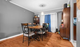 40 Elm St, Beachwood, NJ 08722