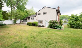 540 Sherman Ave, Belford, NJ 07718