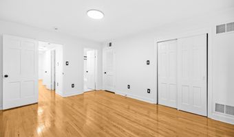 2420 I St NW, Washington, DC 20037