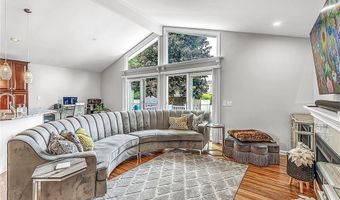 52 Bucyrus Dr, Amherst, NY 14228