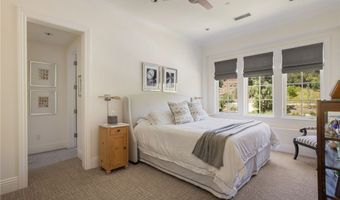 2210 Triunfo Pl, Agoura Hills, CA 91301