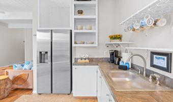 75-5873 WALUA Rd 208, Kailua Kona, HI 96740