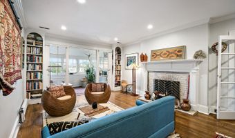 610 SOMERSET Rd 302, Baltimore, MD 21210