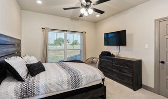 170 Rolling Hills Blvd, Alvord, TX 76225