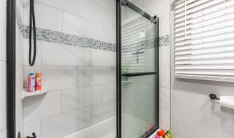 1527 W Holtz Ave, Addison, IL 60101