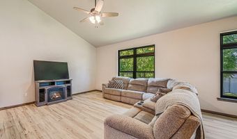 2005 E RIDGE HAVEN Ln, Appleton, WI 54913