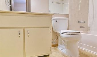 1005 Pocono Trl, Ballwin, MO 63021