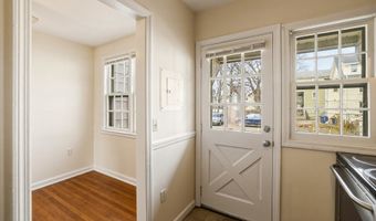 957 William St Apt B, Bridgeport, CT 06608