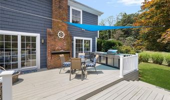 9 Foster St, Barrington, RI 02806