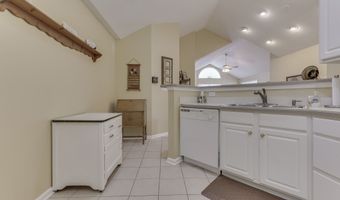 7304 Lake Lakota Pl 44, Indianapolis, IN 46217