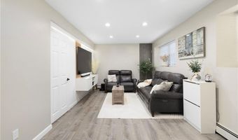 54 Salem Ave, Cranston, RI 02920