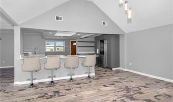 6 Sweeney Ln, Bristol, RI 02809