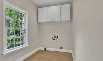 517 Meadowlark Dr, Albany, GA 31707