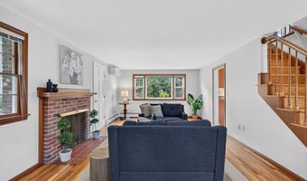 10 Hemlock Rd, Andover, MA 01810