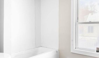 106 Parker St, Bangor, ME 04401