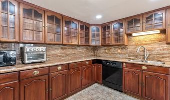 4202 Halupa St, Honolulu, HI 96818