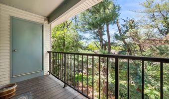 100 Dundee Ct, Aberdeen, NJ 07747