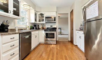 672 Garys Dr, Antioch, IL 60002