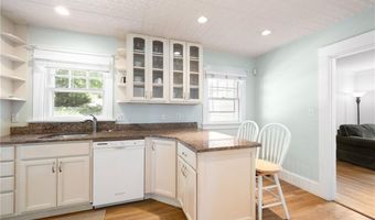 36 Kay Blvd, Newport, RI 02840