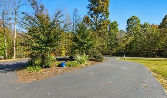 8000 Pembelton Dr, Amelia Court House, VA 23002